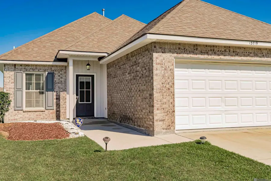 13719 Acacia Ct, Denham Springs, LA 70726 - Image #3