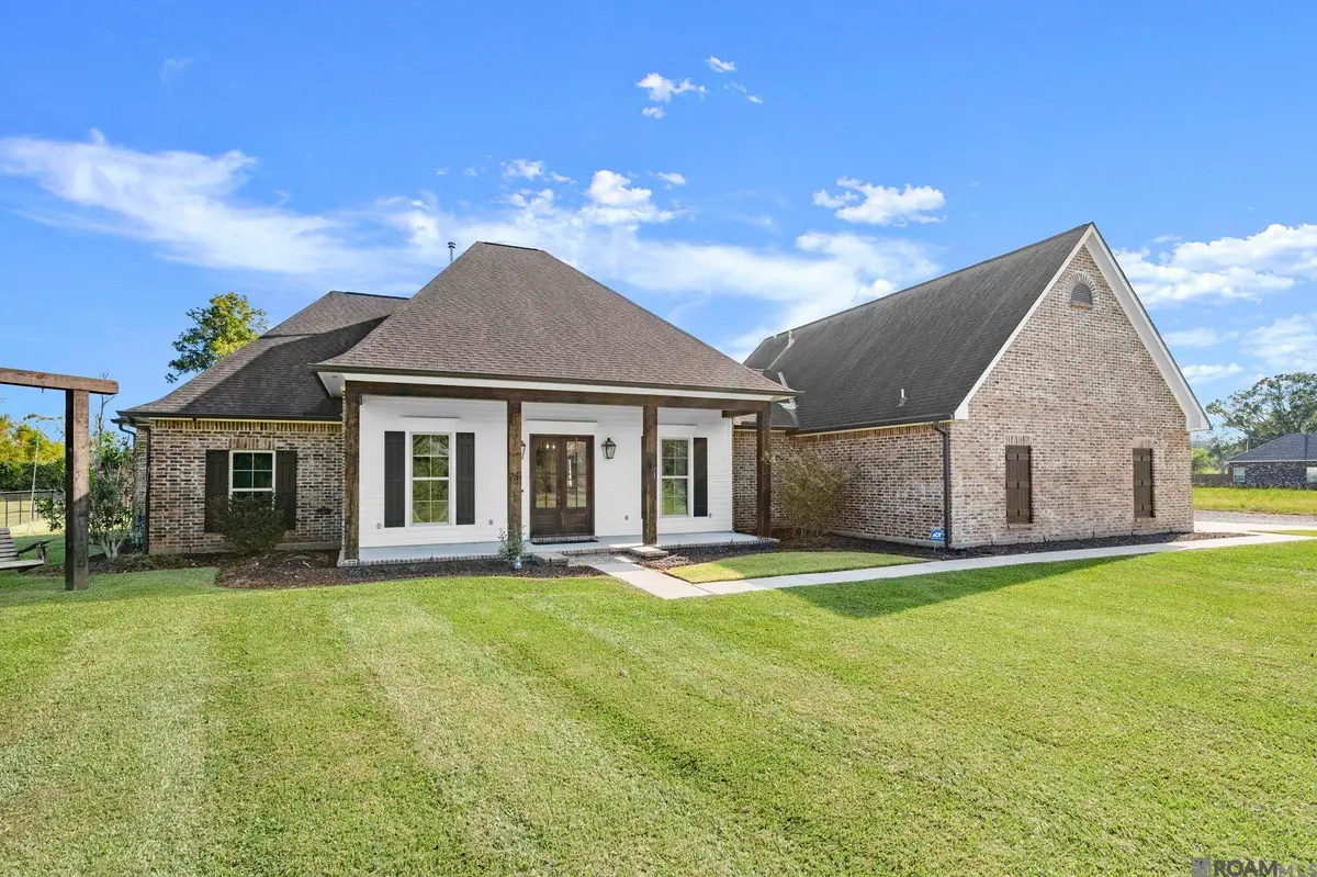 38059 Osten Beard Rd, Darrow, LA 70725 - Image #1
