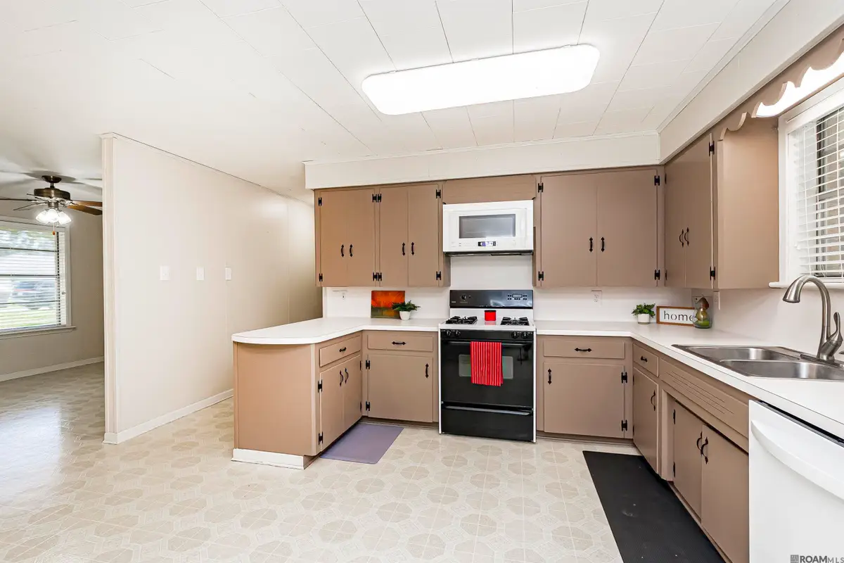 12463 Faucheux Rd, Gonzales, LA 70737 - #1