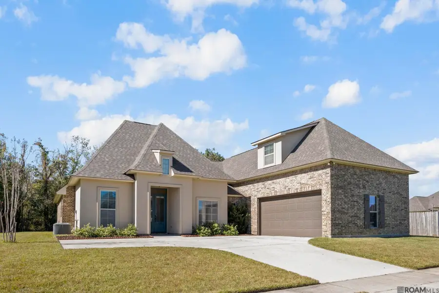 7119 Lakecrest Dr, Zachary, LA 70791 - Image #2