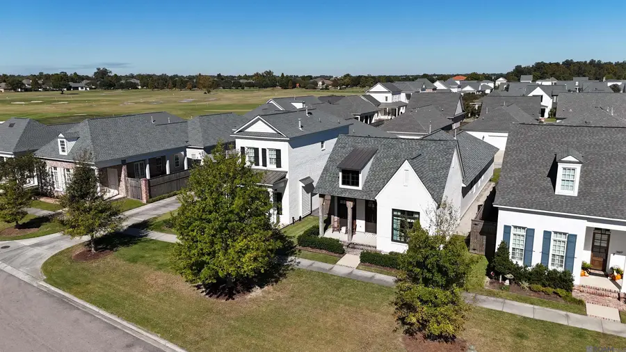 3135 Veranda Lakes Dr, Baton Rouge, LA 70810 - Image #2