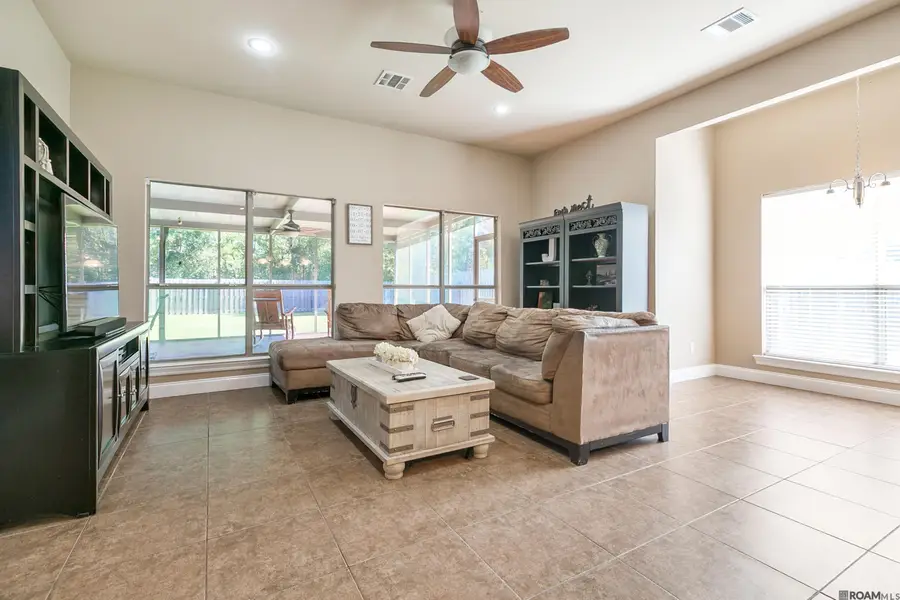 13901 Parkway Dr, Denham Springs, LA 70726 - Image #3