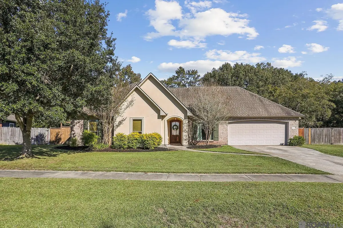 6204 Woodbend Dr, Zachary, LA 70791 - Image #1