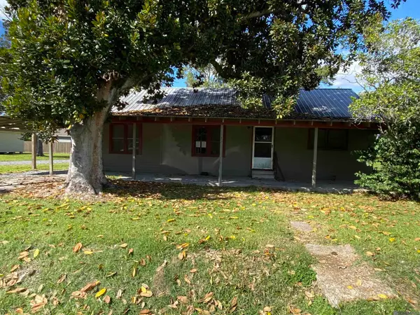 582 Crochet St, Morganza, LA 70759