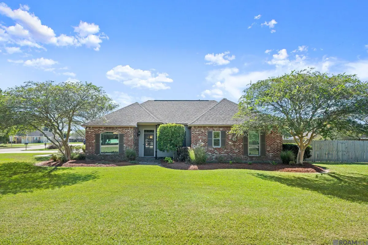 17877 Nine Oaks Ave, Baton Rouge, LA 70817 - Image #1