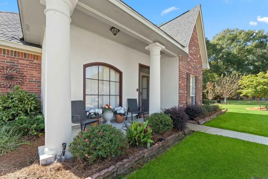 2668 Dogwood Ln, Zachary, LA 70791 - Image #2