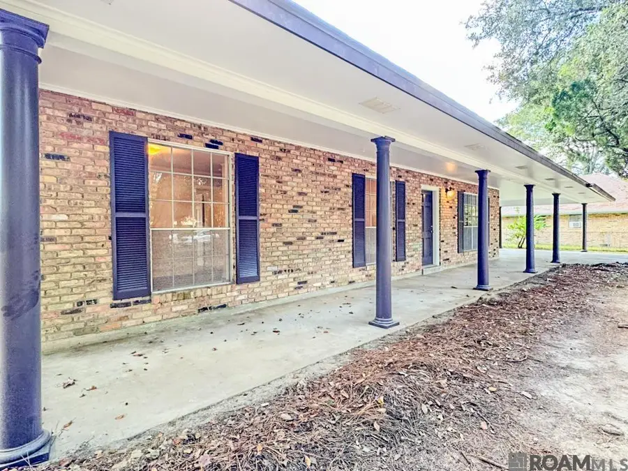 12156 Armstrong Dr, Baton Rouge, LA 70816 - Image #2