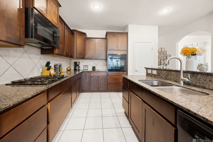 6729 Royal Oaks Ct, Zachary, LA 70791 - Image #2