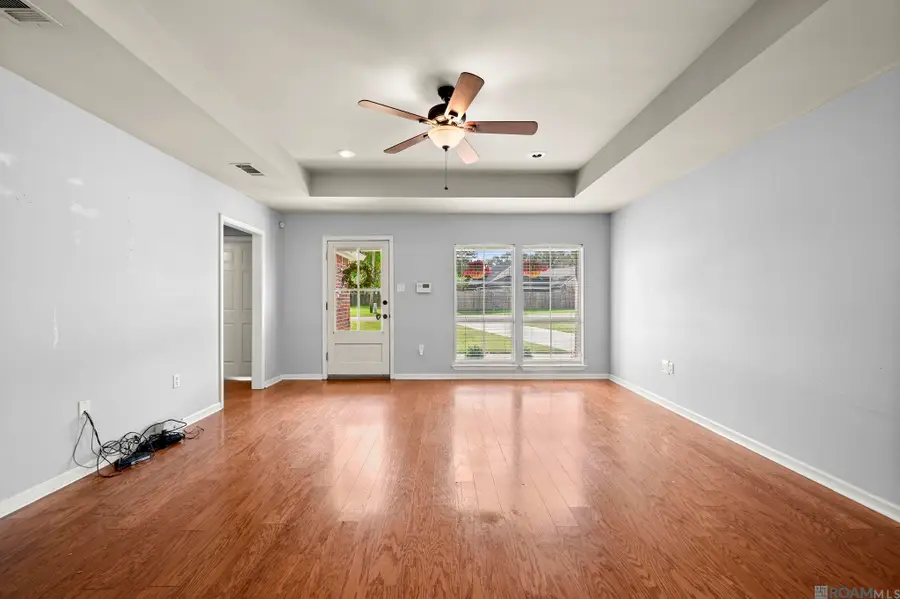 37506 Parkbrook Dr, Prairieville, LA 70769 - Image #3