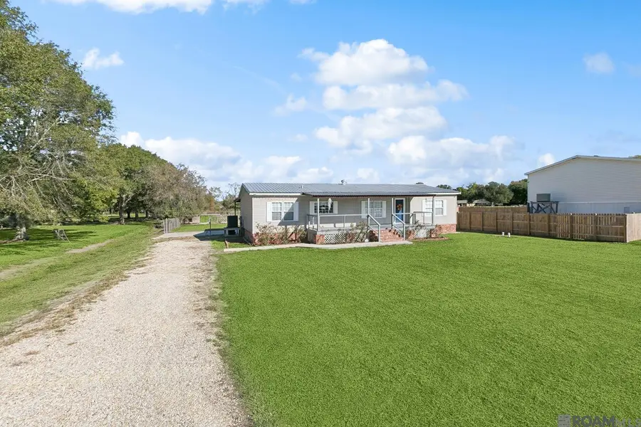 48070 Rogers A Rd, Saint Amant, LA 70774 - Image #2