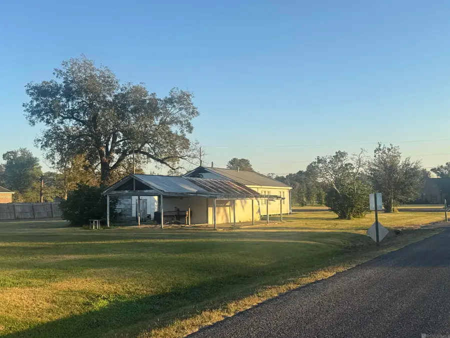 40360 Black Bayou Ext, Gonzales, LA 70737 - Image #2