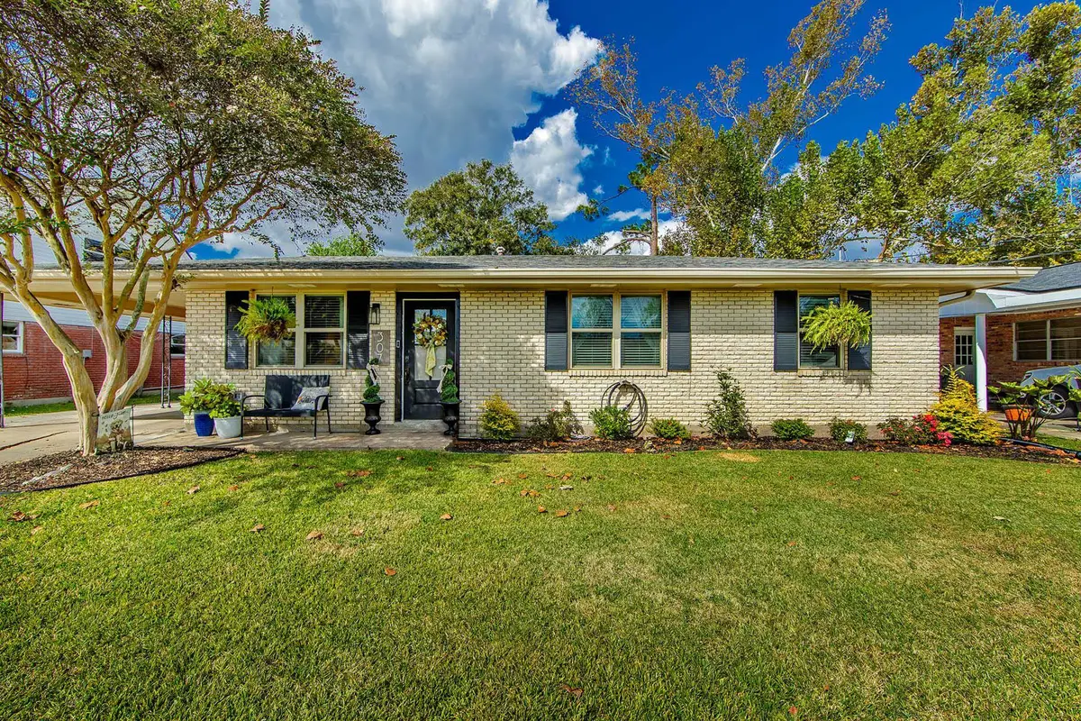 307 Harding Dr, Houma, LA 70364 - #1