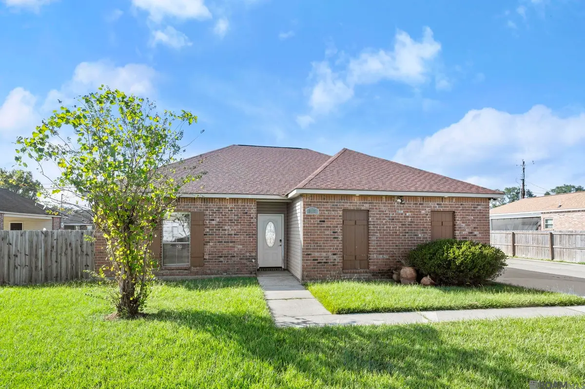 18113 Martha Dr, Zachary, LA 70791 - Image #1