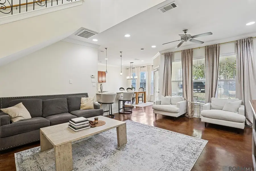 8000 Stonelake Village Ave #702, Baton Rouge, LA 70820 - Image #2