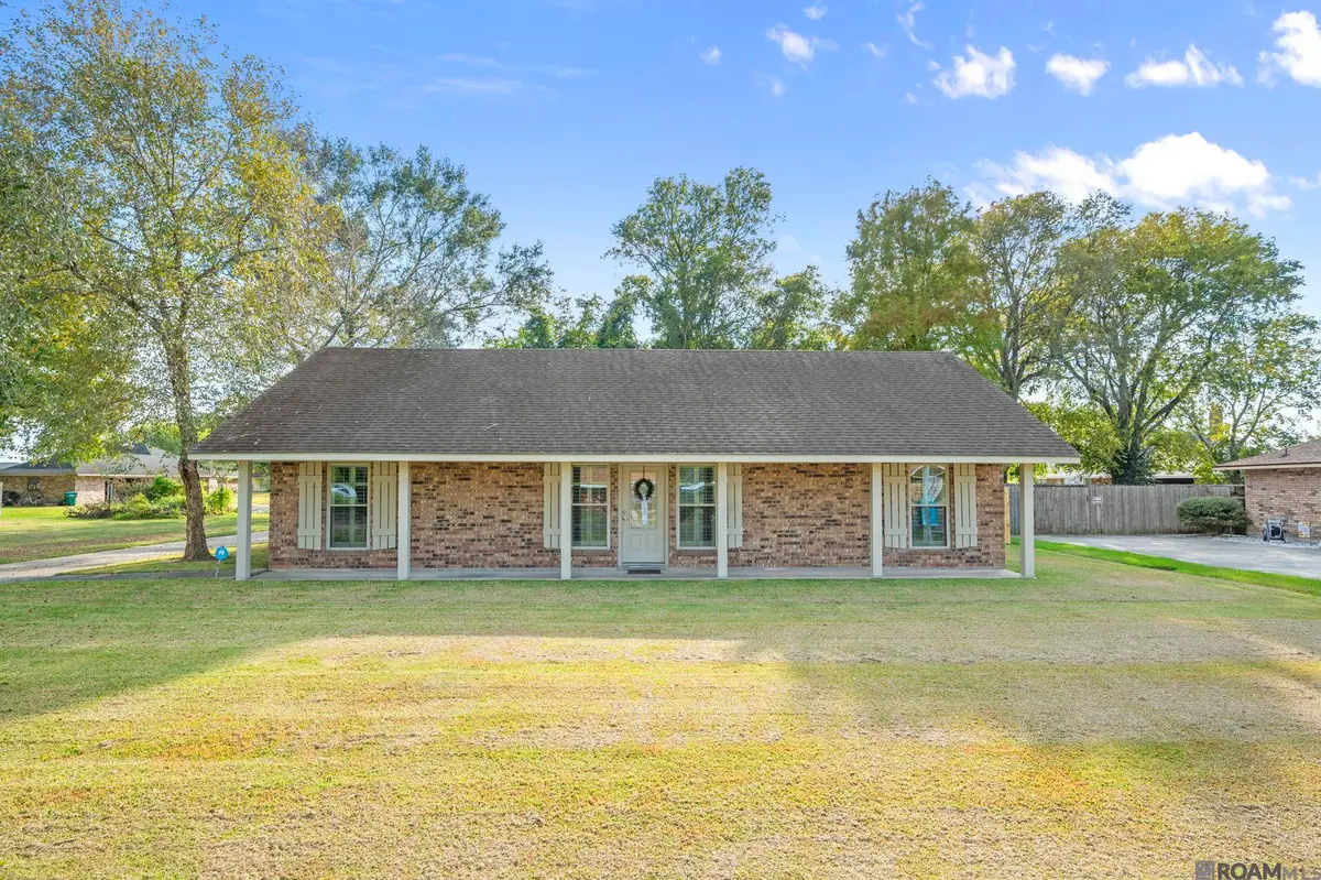 2209 Live Oak Dr, Brusly, LA 70719 - Image #1