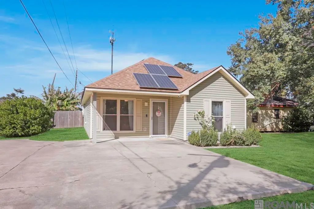 1036 N Sears Ave, Gonzales, LA 70737 - Image #1