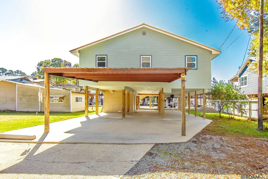 31734 Shelton Dr, Springfield, LA 70462 - Image #2