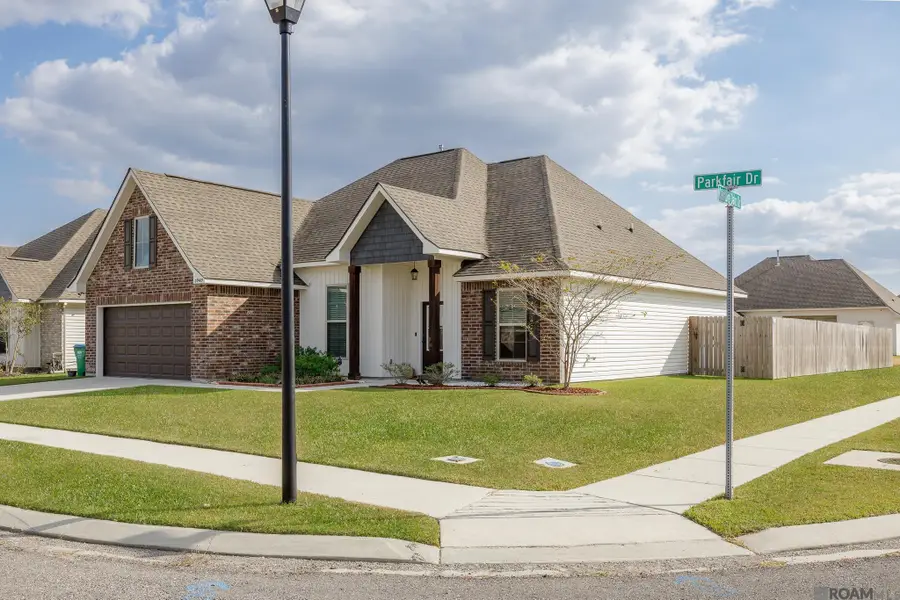 39489 Parkfair Dr, Gonzales, LA 70737 - Image #2