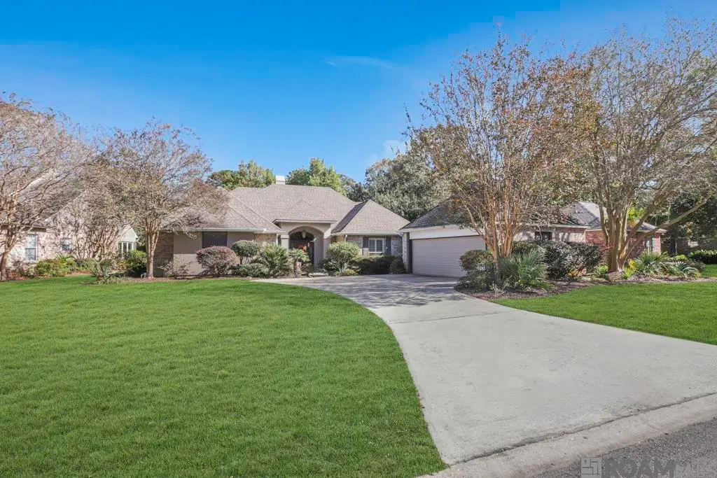 5741 Lake Shadow Dr, Baton Rouge, LA 70817 - Image #1