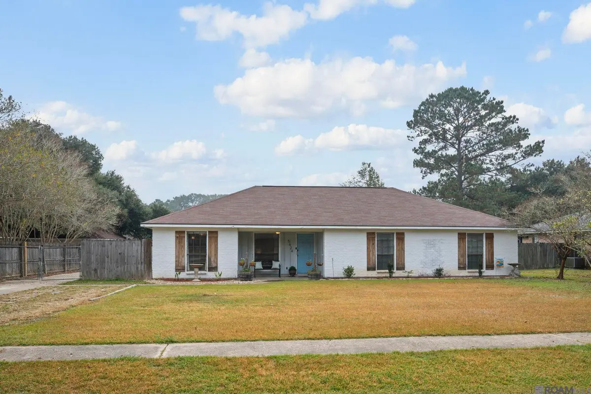 5624 Deanne Marie Dr, Zachary, LA 70791 - Image #1
