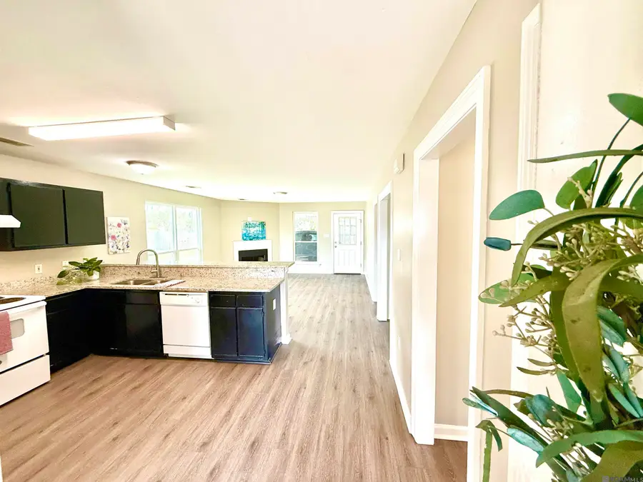 1023 Timberside Dr, Baton Rouge, LA 70806 - Image #2