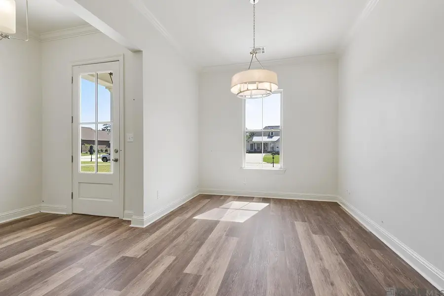 36124 Belle Parc Ave, Geismar, LA 70734 - Image #2