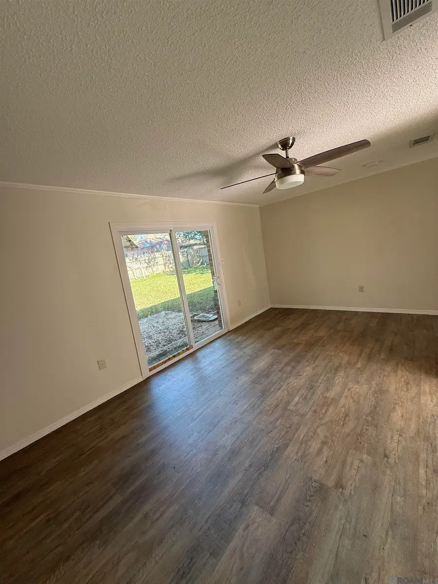 13745 Broad Ct, Baton Rouge, LA 70810 - Image #2