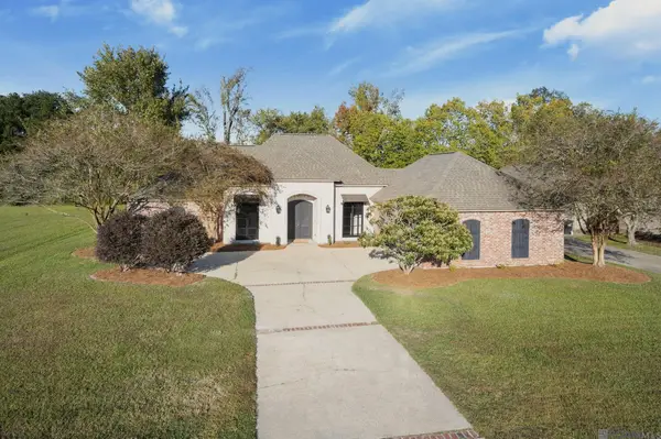 8683 R Dawes Dr, Denham Springs, LA 70706
