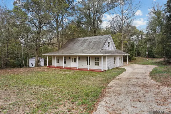 8998 Island Rd, St Francisville, LA 70775