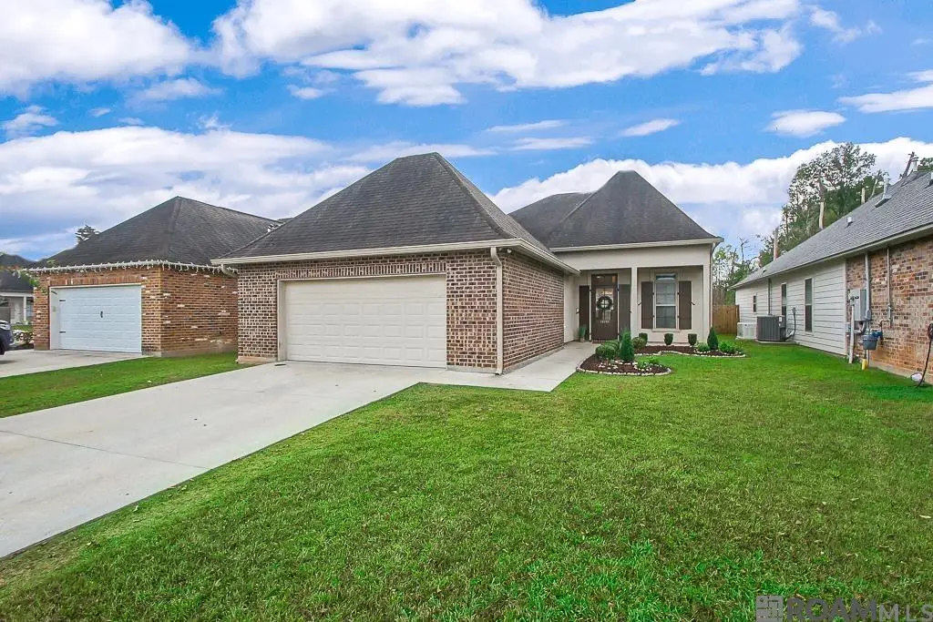 10396 Grand Plaza Dr, Denham Springs, LA 70726 - Image #1