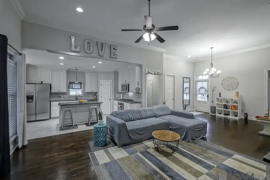 10396 Grand Plaza Dr, Denham Springs, LA 70726 - Image #3