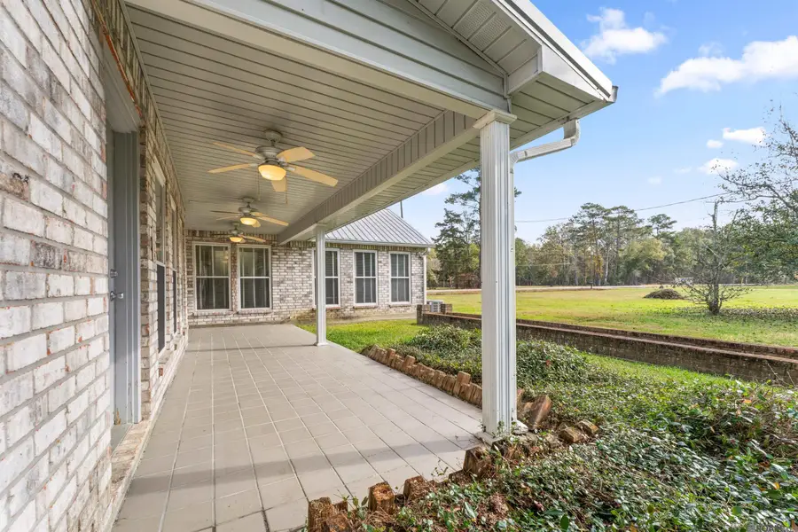 9922 Lockhart Rd, Denham Springs, LA 70726 - Image #2