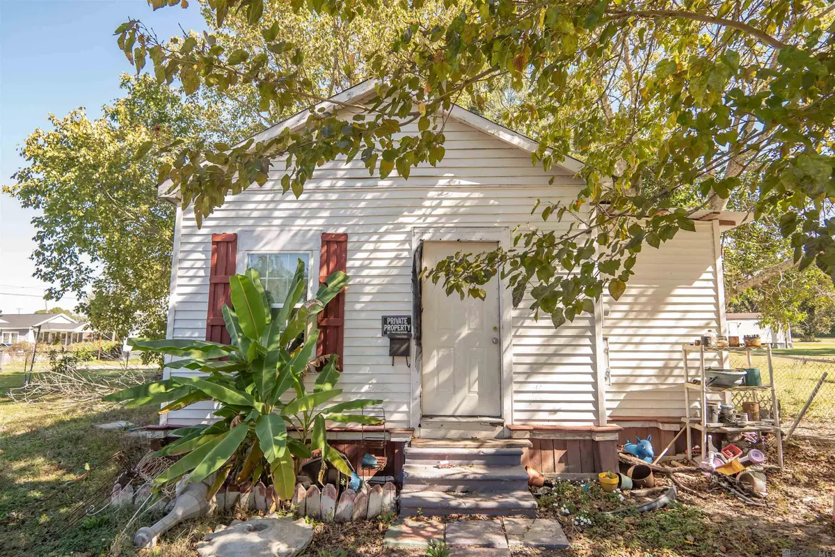 904 Crescent St, Breaux Bridge, LA 70517 - Image #1