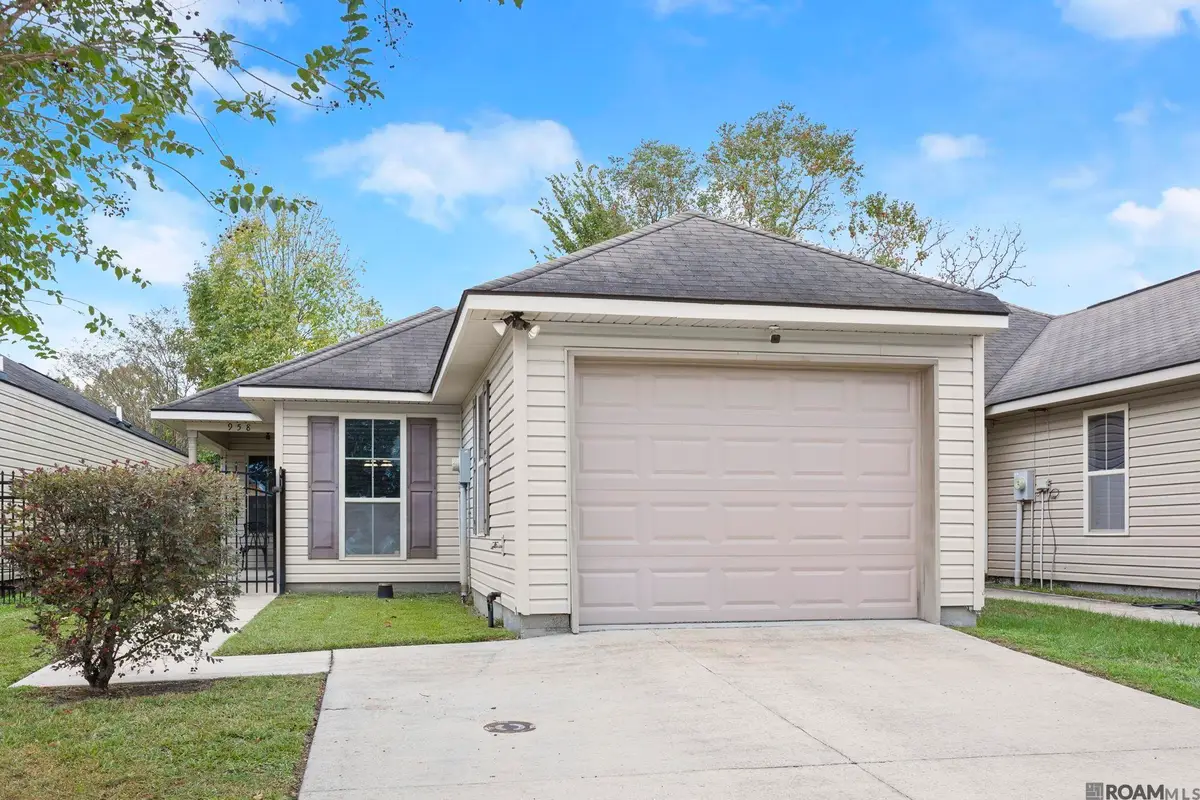 958 Sedona Pines Dr, Baton Rouge, LA 70816 - Image #1