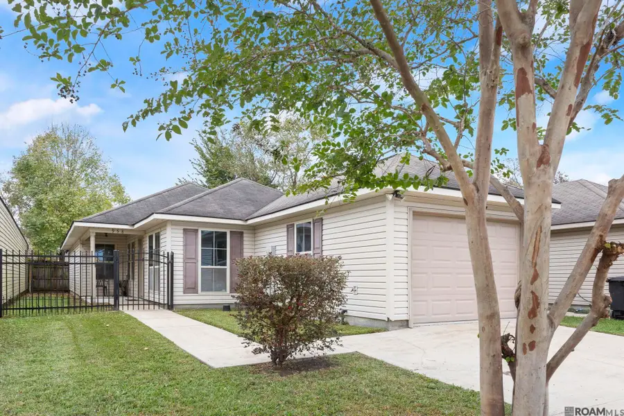 958 Sedona Pines Dr, Baton Rouge, LA 70816 - Image #2