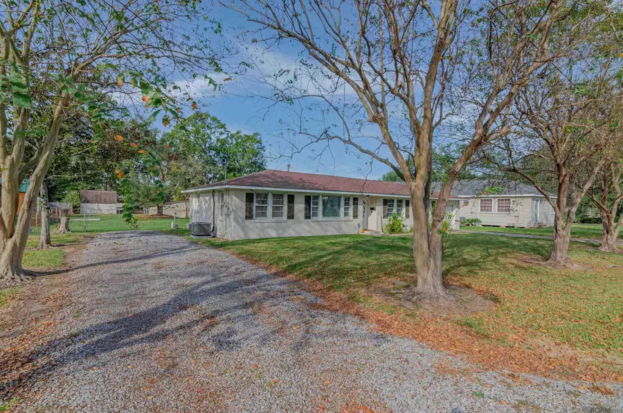 655 7th St, Port Allen, LA 70767 - Image #2