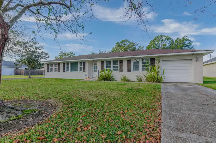 655 7th St, Port Allen, LA 70767 - Image #3