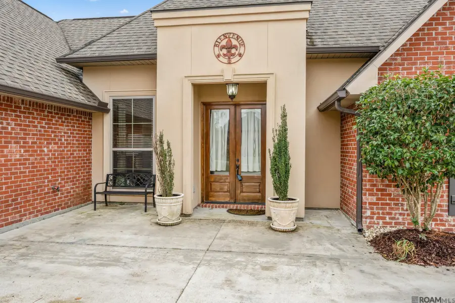 10210 Indian Creek Dr, Denham Springs, LA 70726 - Image #2