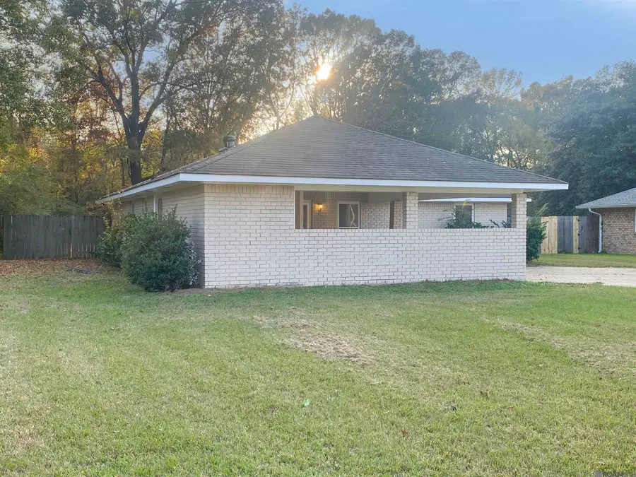 10741 Carmel Dr, Baton Rouge, LA 70818 - Image #2