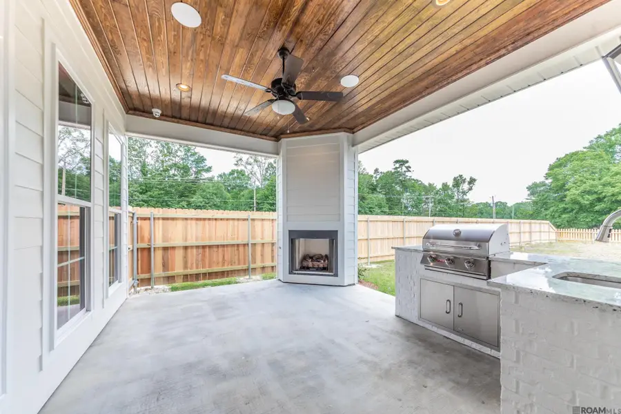 10408 Highland Lakes Dr, Denham Springs, LA 70726 - Image #3