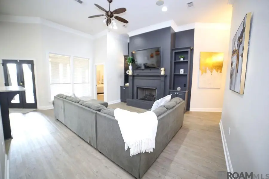 9504 Country Lake Dr, Baton Rouge, LA 70817 - #3