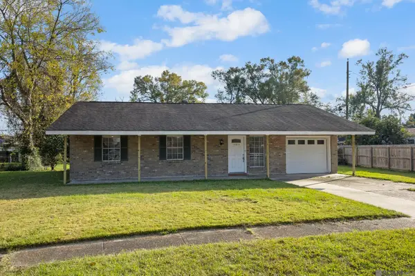 14836 S Versailles Ct, Baton Rouge, LA 70819