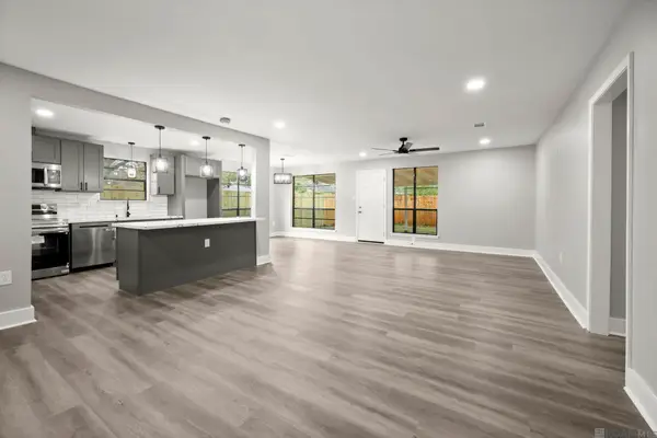 3124 Montreal Dr, Baton Rouge, LA 70819