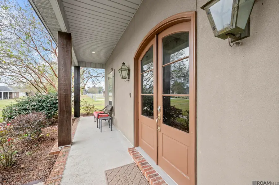 8385 Pin Oak Ln, Zachary, LA 70791 - Image #3