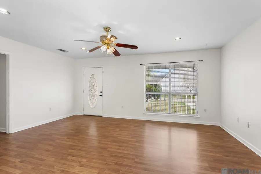 7808 Bayou Fountain Ave, Baton Rouge, LA 70820 - Image #2