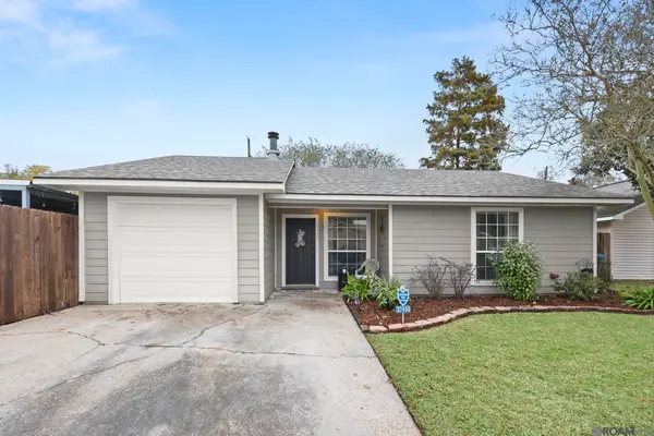 37450 W Hillside Dr, Prairieville, LA 70769