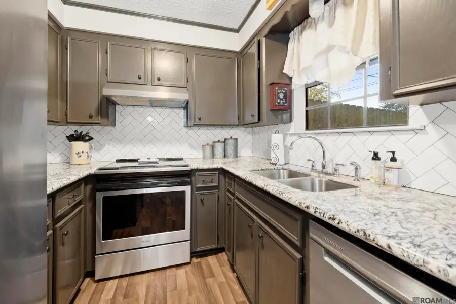 37450 W Hillside Dr, Prairieville, LA 70769 - Image #3