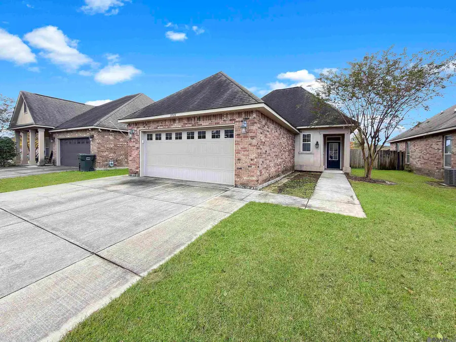 37219 Corvette Dr, Prairieville, LA 70769 - Image #2