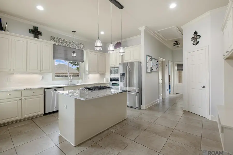 8272 Oakley Dr, Zachary, LA 70791 - Image #2