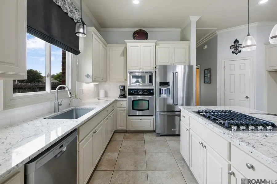 8272 Oakley Dr, Zachary, LA 70791 - Image #3